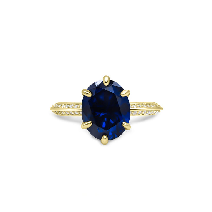 18K Gold engagement ring with Sapphire and Diamonds on the edges
